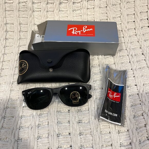 Ray Ban Wayfarer Sunglasses - Picture 3 of 7